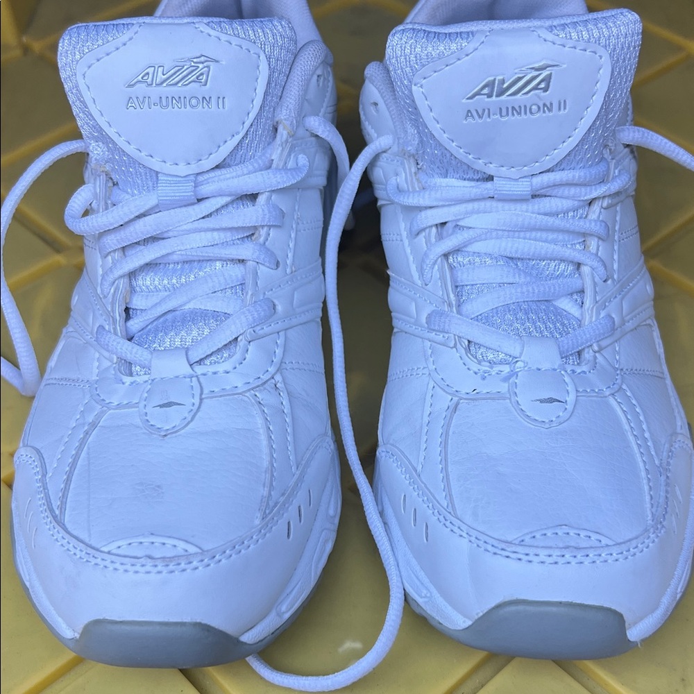 Avia White womens Sneakers AVI-UNION II